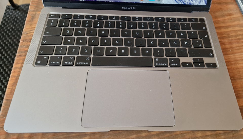 MacBook Air, M1 / A2337, 16 GB ram