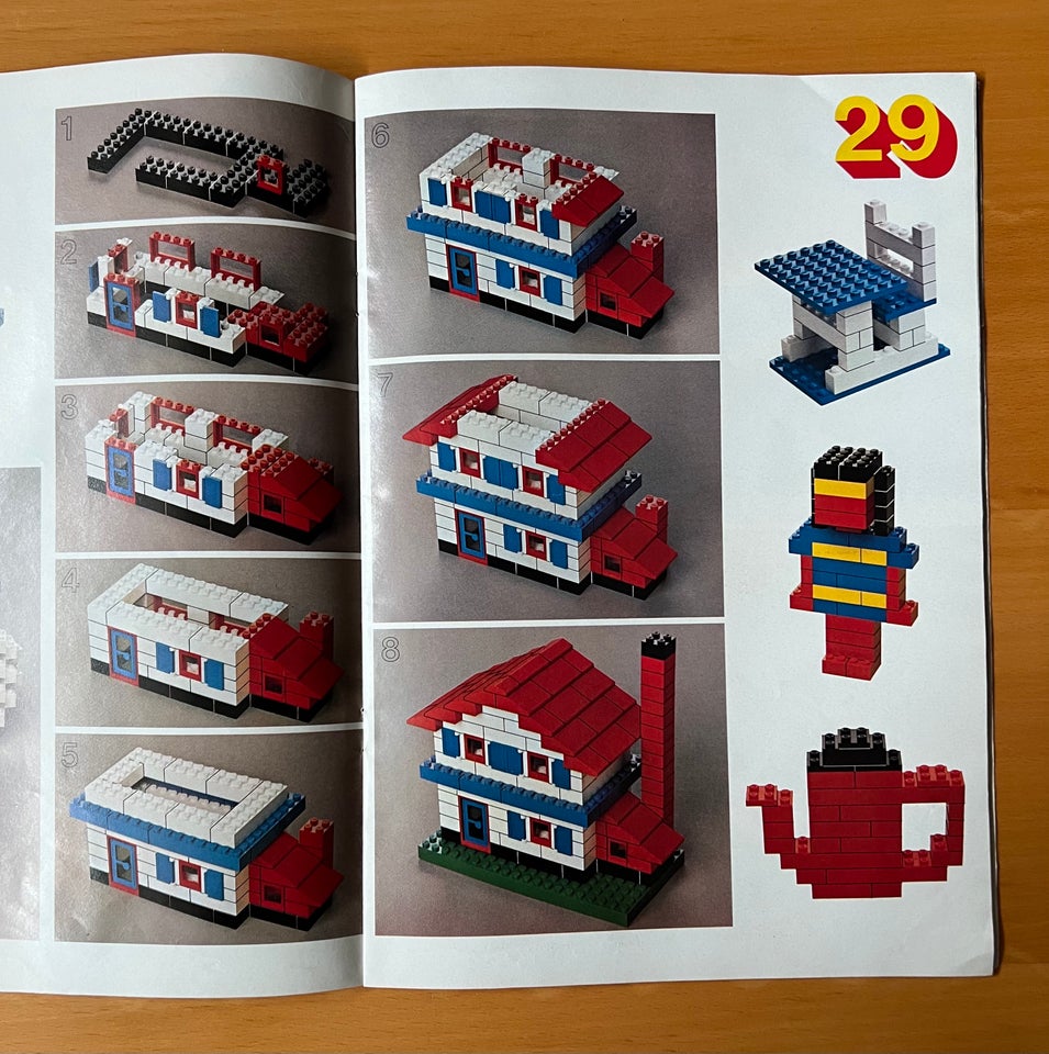 Bøger og blade, Lego katalog fra