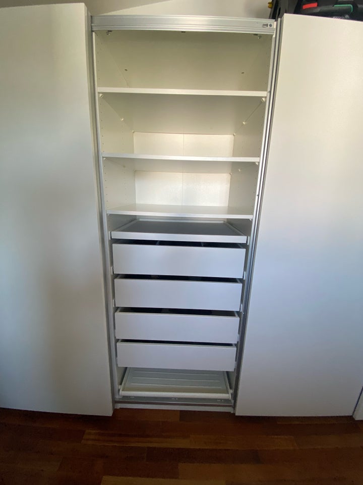 Garderobeskab Ikea b: 150 d: 65 h: