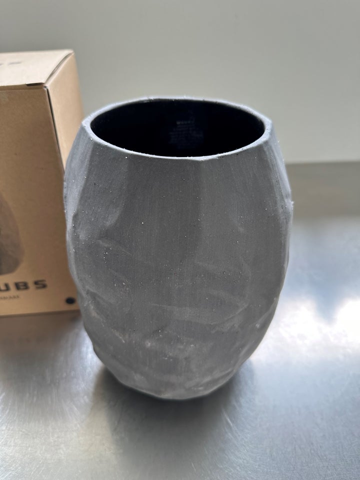 Kuri Vase, keramik, Muubs