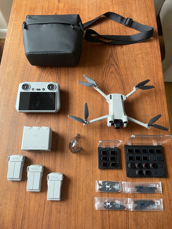 Drone, DJI Mini 3 pro + fly more kit(