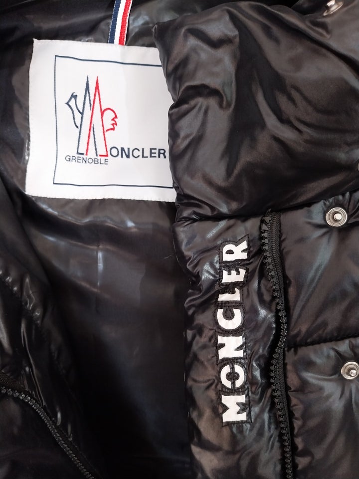 Vindjakke str 40 Moncler