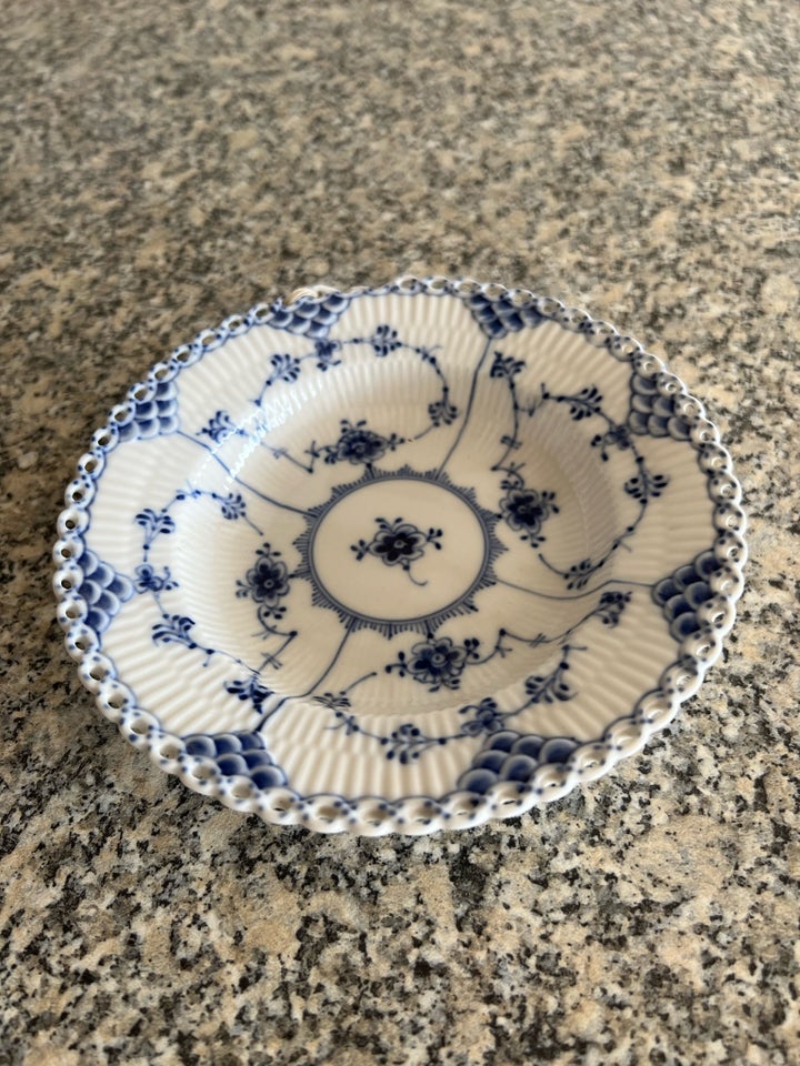 Porcelæn, Tallerken, Royal