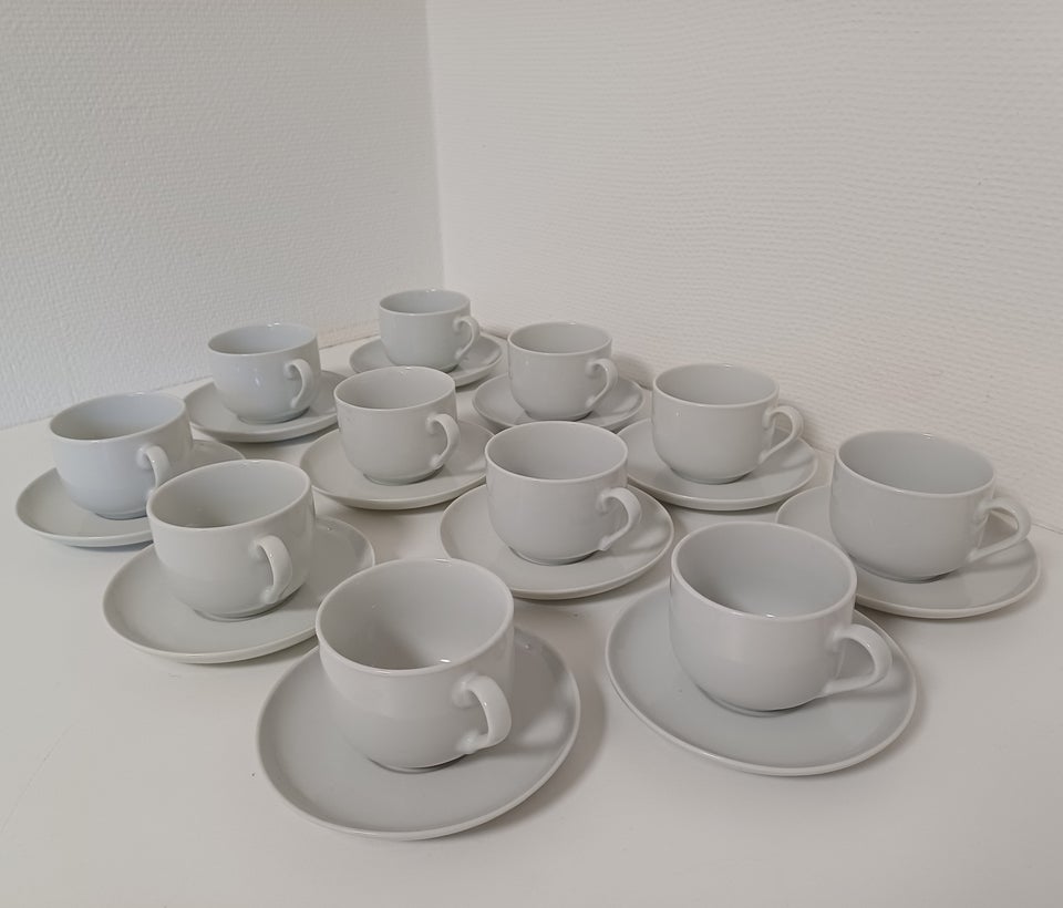 Porcelæn, 11 kaffekopper med