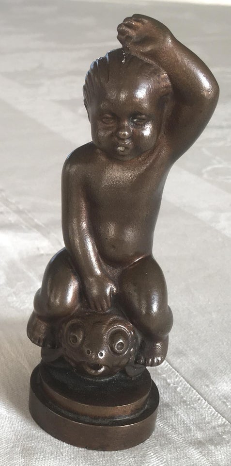 Bronze figur af pige, Svend