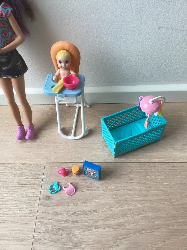 Barbie, Babysitter Skipper