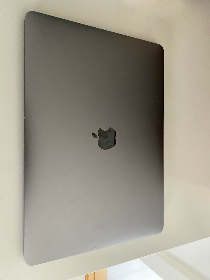 MacBook Pro 13 inch 2018