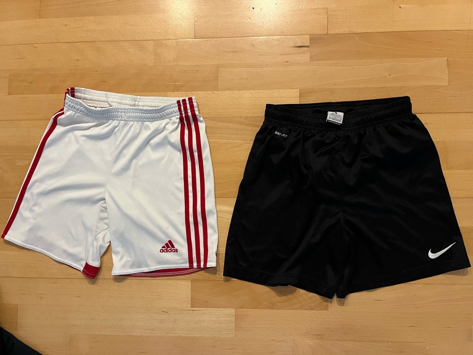 Sportstøj, Shorts , Hummel og Nike