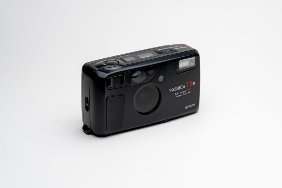 Yashica T5D