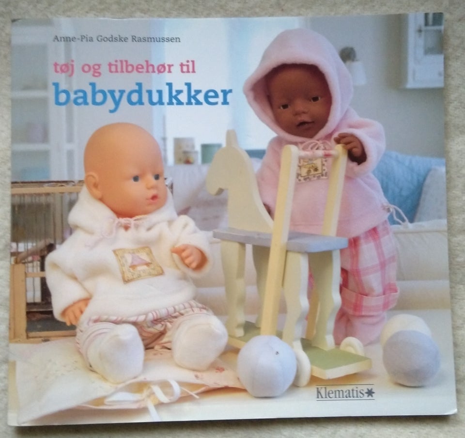 Tøj og tilbehør til babydukker,