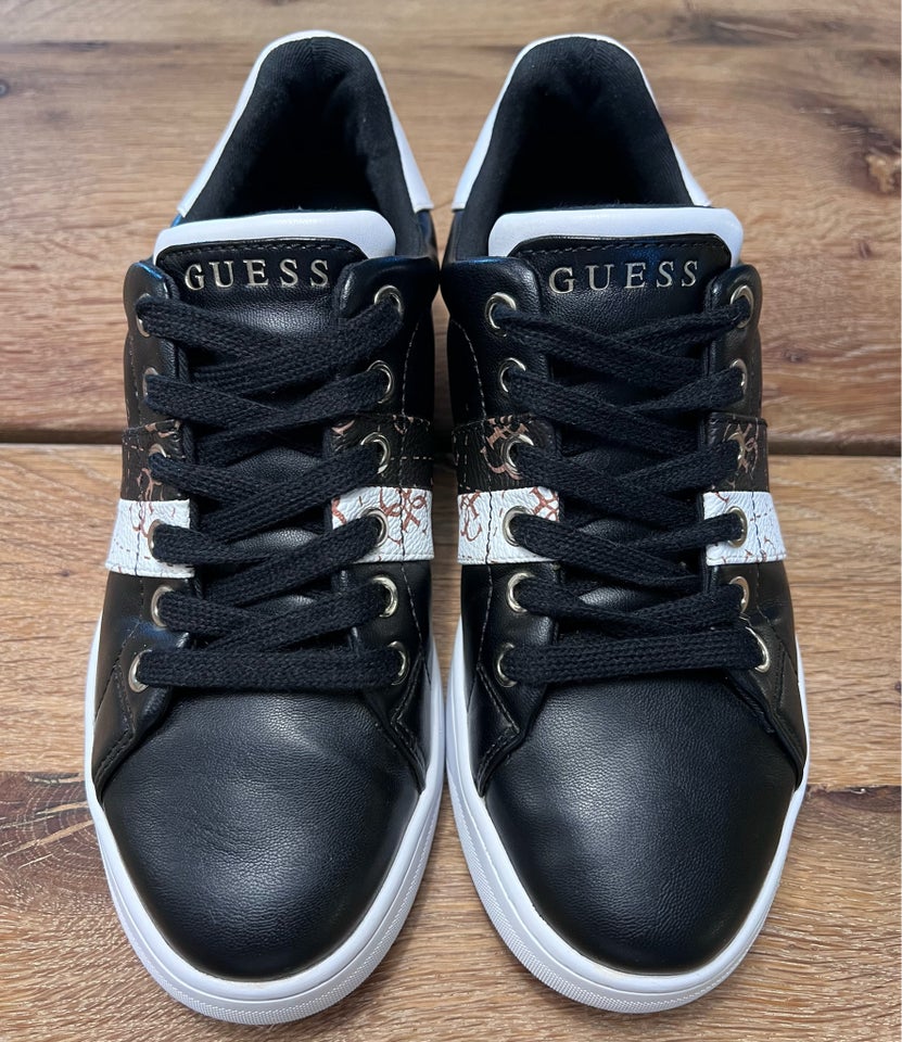 Sneakers, str. 37, GUESS