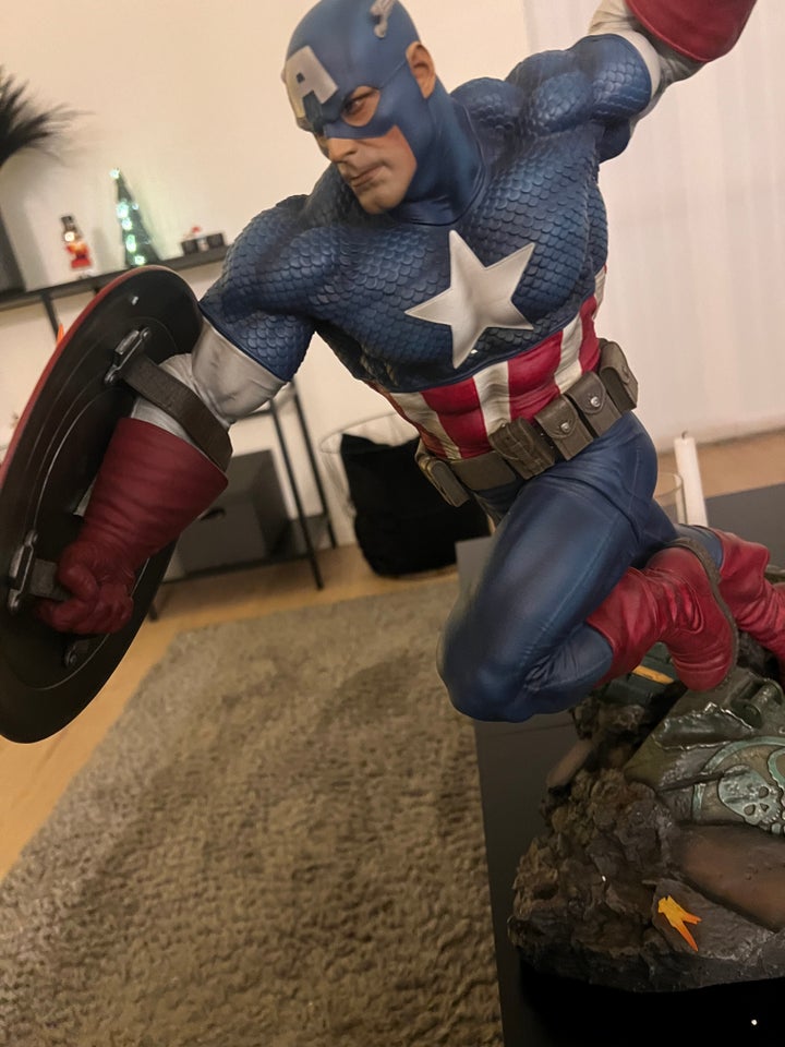 Captain America premium format