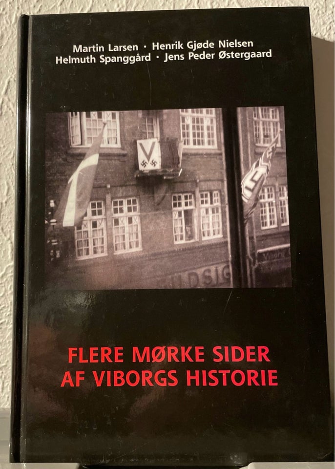 Flere mørke sider af , Helmuth