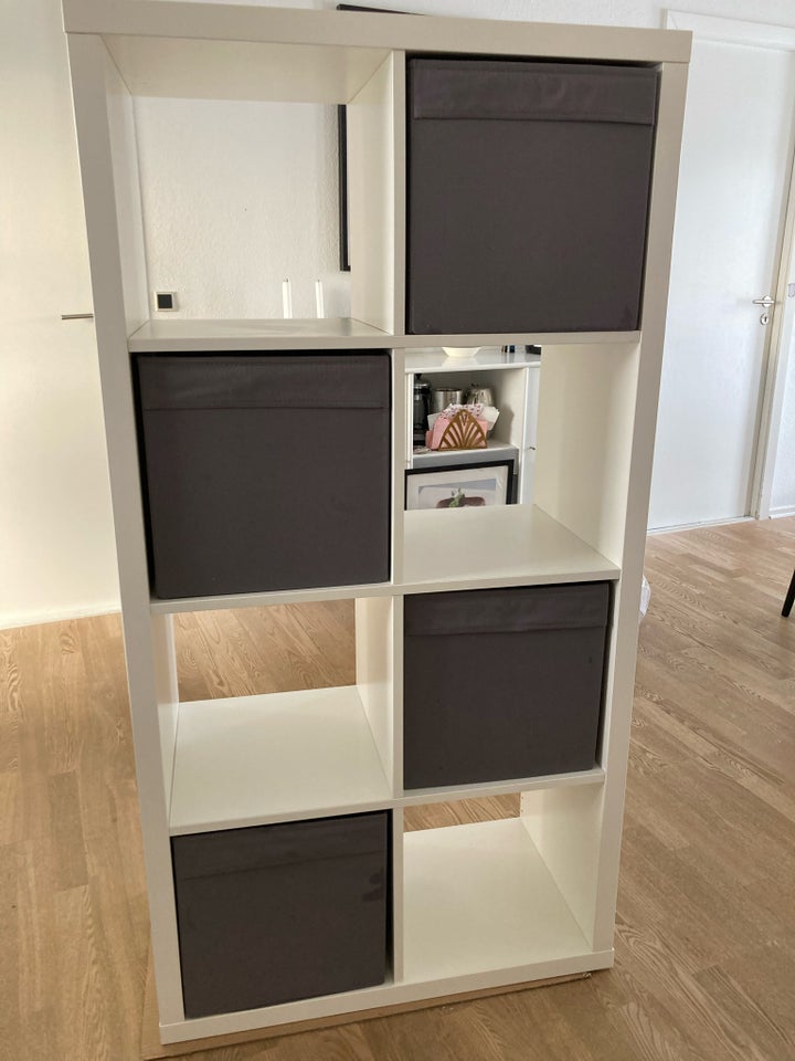 Reol, Ikea Kallax, b: 77 d: 39 h: 147