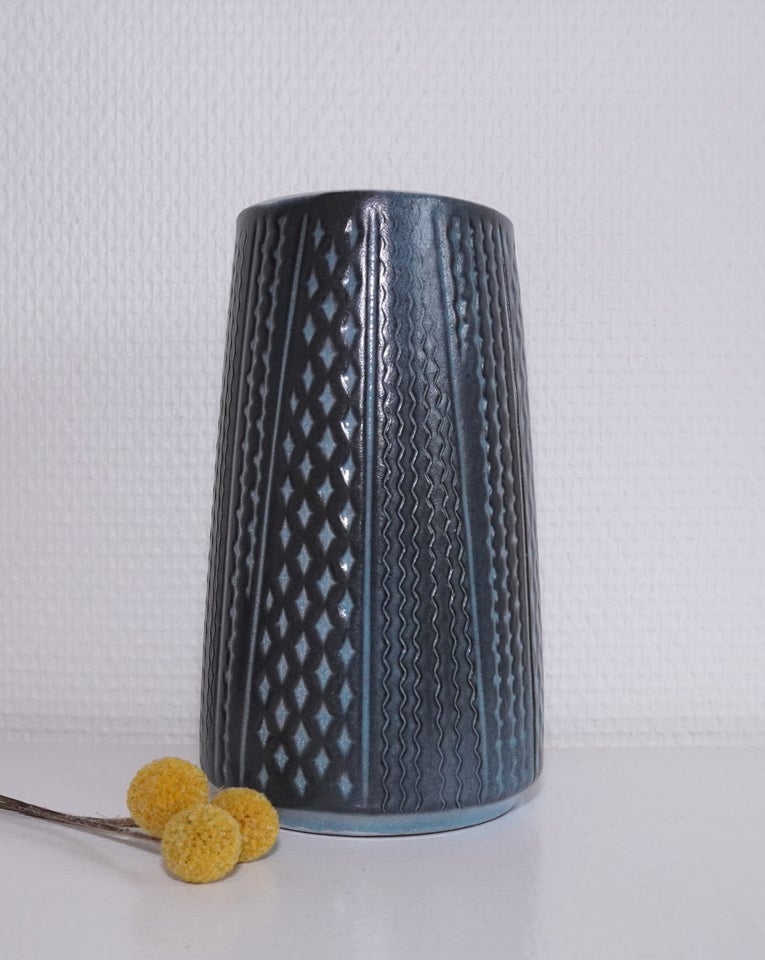 Vintage keramik vase model