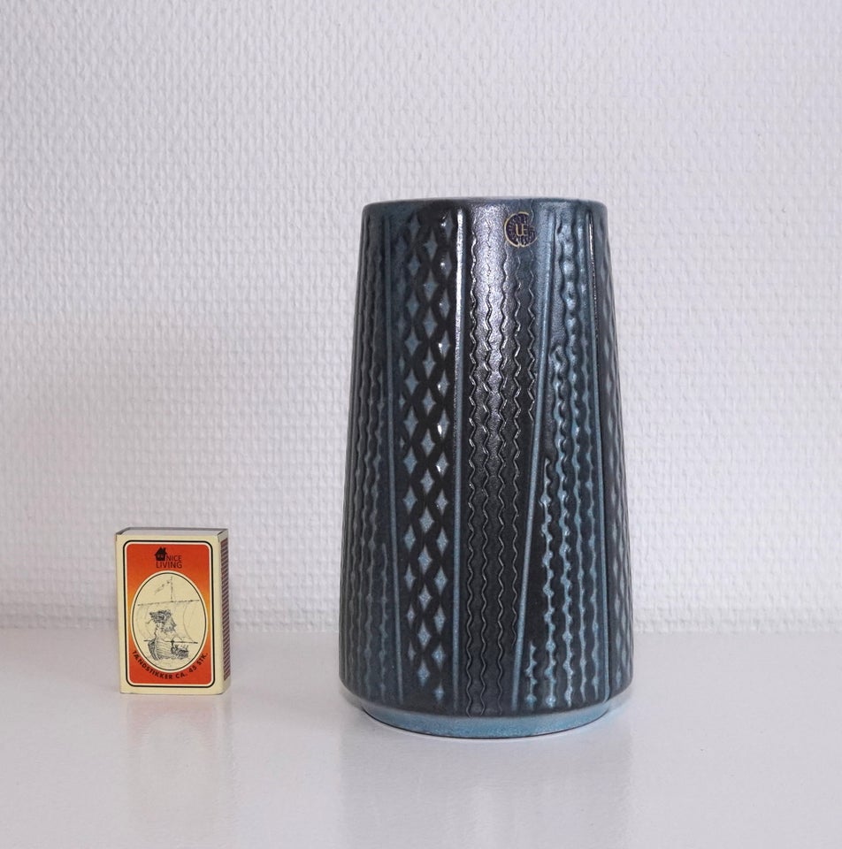 Vintage keramik vase model