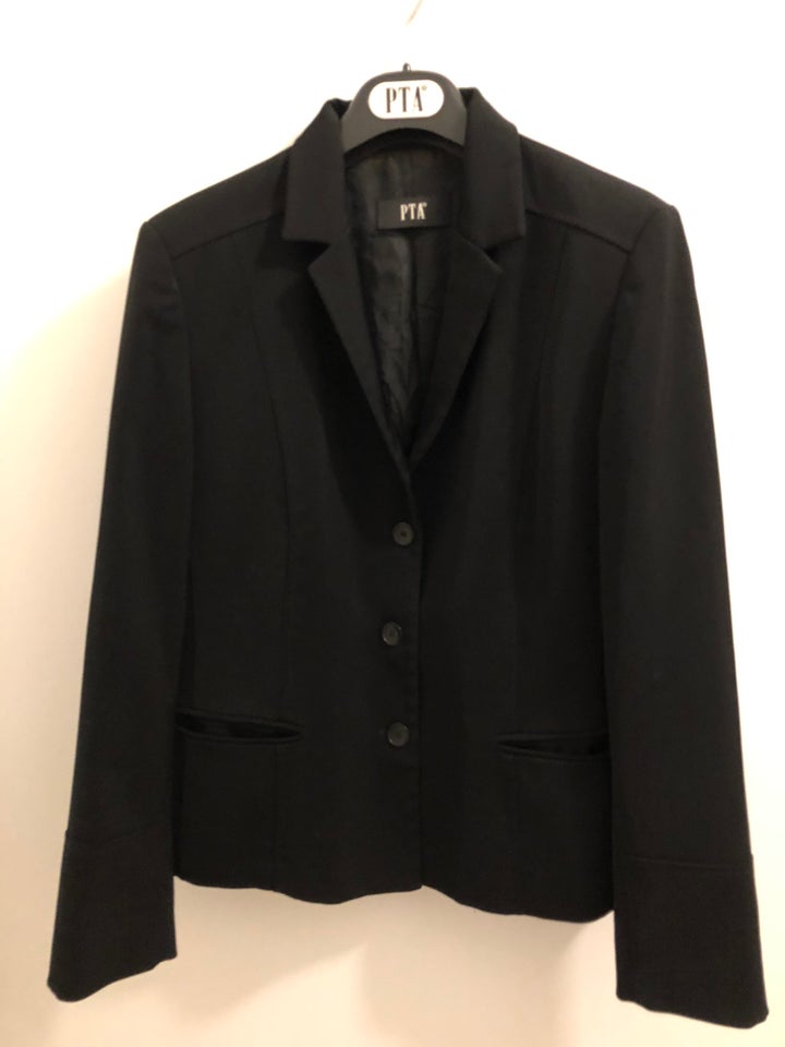 Blazer, str. 38, PTA