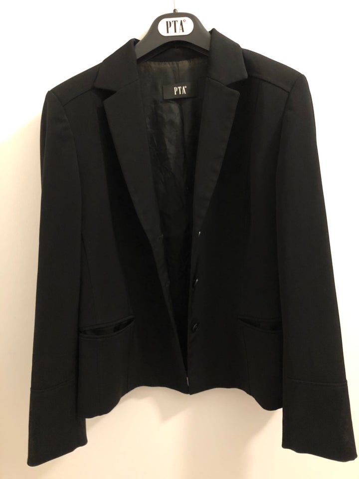 Blazer, str. 38, PTA