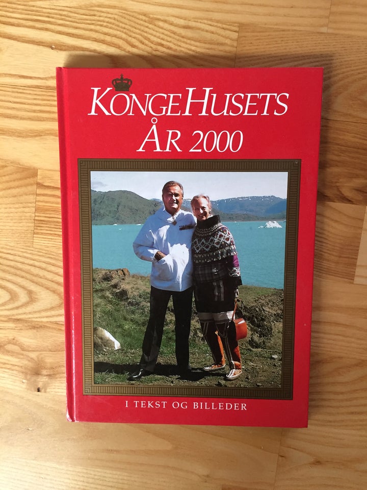 Kongehusets år 2000, I tekst og