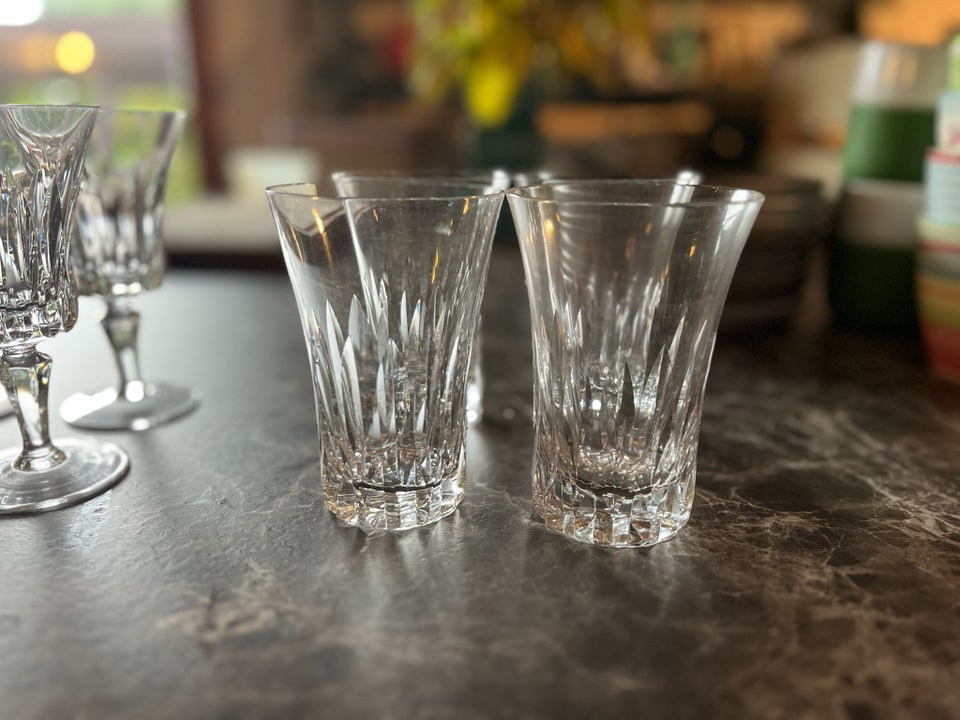 Glas, Rødvin 6 stk og Vand 4 stk,