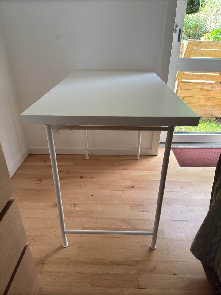 Skrivebord, IKEA, b: 100 d: 60 h: 73