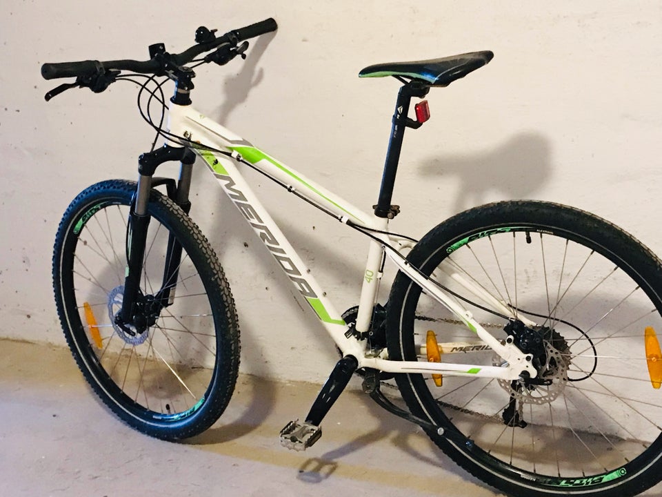 Merida, hardtail, 15 og hjul er 27,5