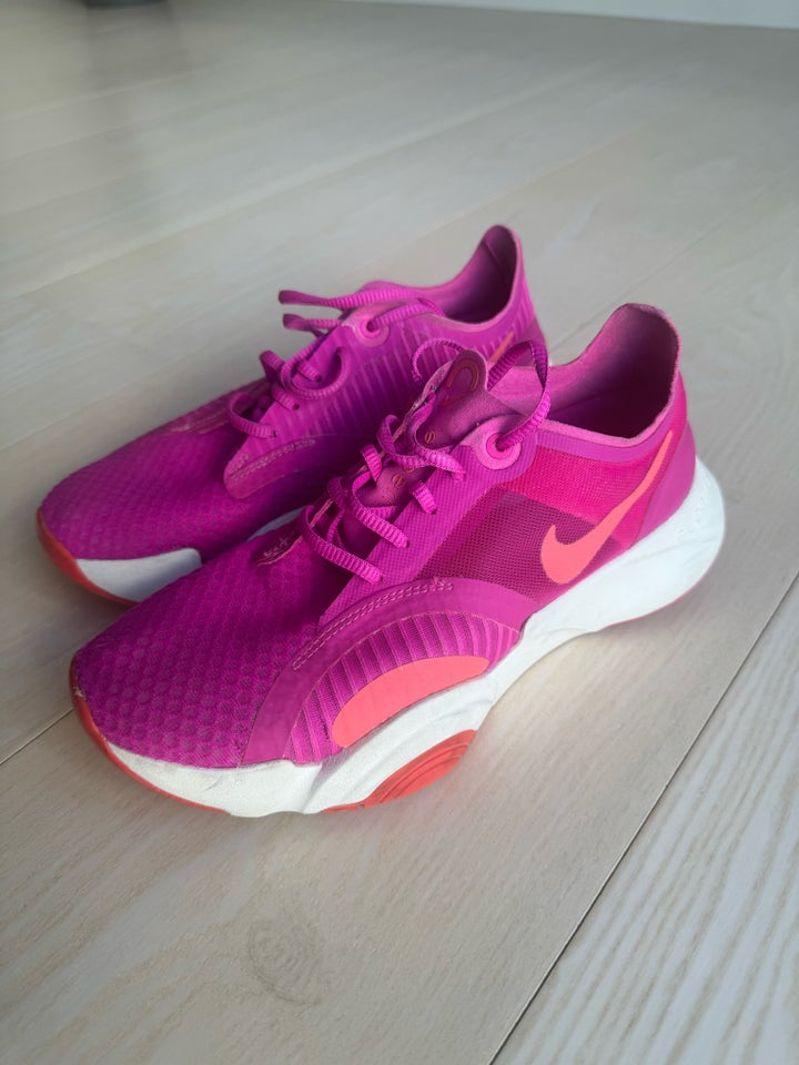 Sportssko, str. 38,5, Nike