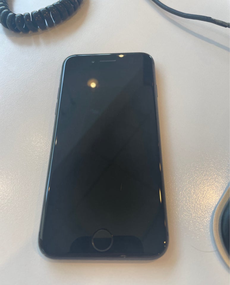 iPhone 8, 64 GB, sort