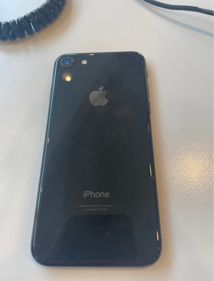 iPhone 8, 64 GB, sort