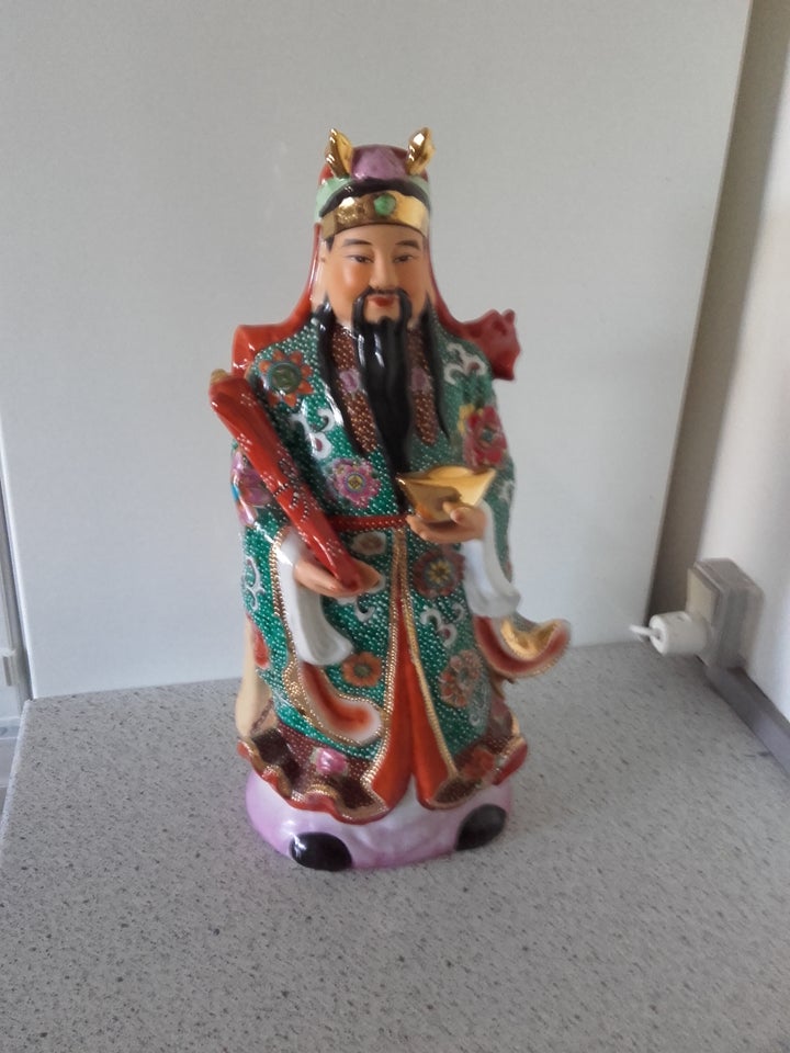 Asiatisk Figur