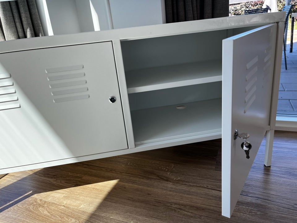 Andet skab IKEA b: 118 d: 40 h: 63