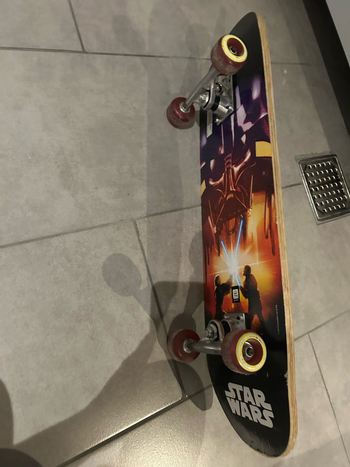 Skateboard, Ved ikke, str. To str