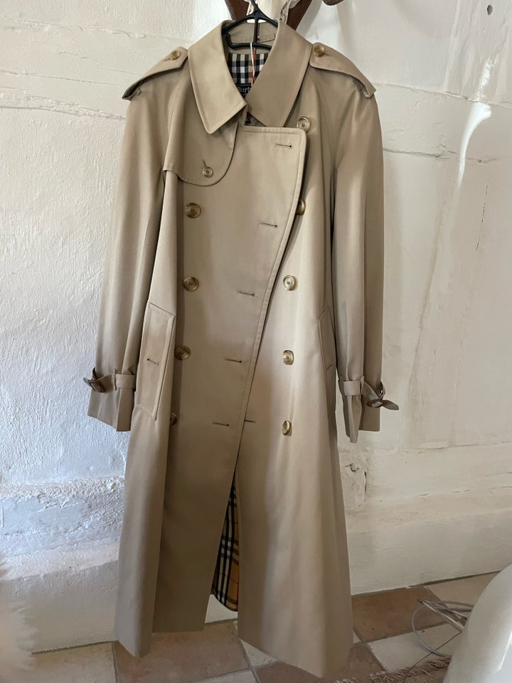 Trenchcoat, str. 46, Burberry