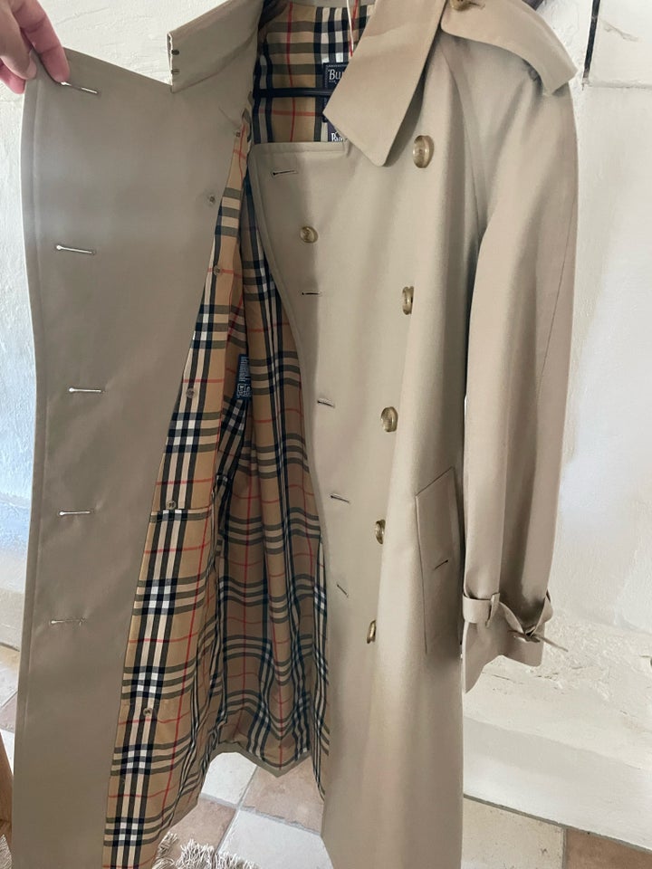 Trenchcoat, str. 46, Burberry