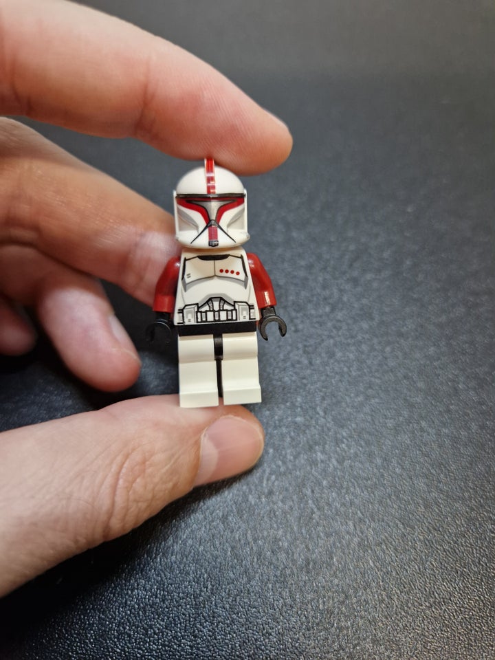 Lego Star Wars, Clone Captain Scowl