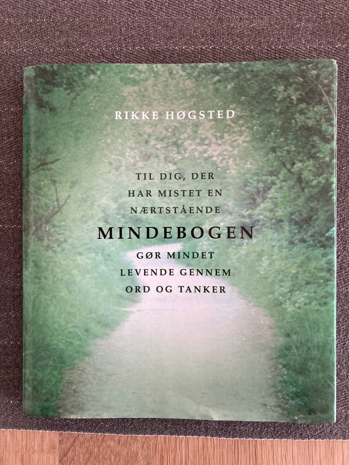 Mindebogen, Rikke Høgsted, genre: