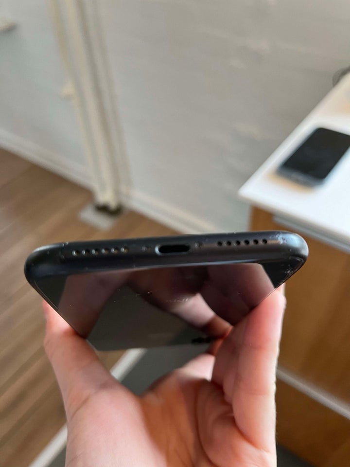 iPhone XR, 64 GB, sort