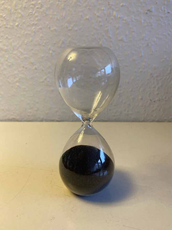 Timeglas brugskunst med sort sand