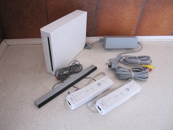 Nintendo Wii, Standard sæt med 2