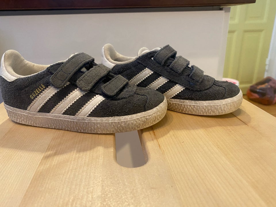 Sneakers str 26 Adidas