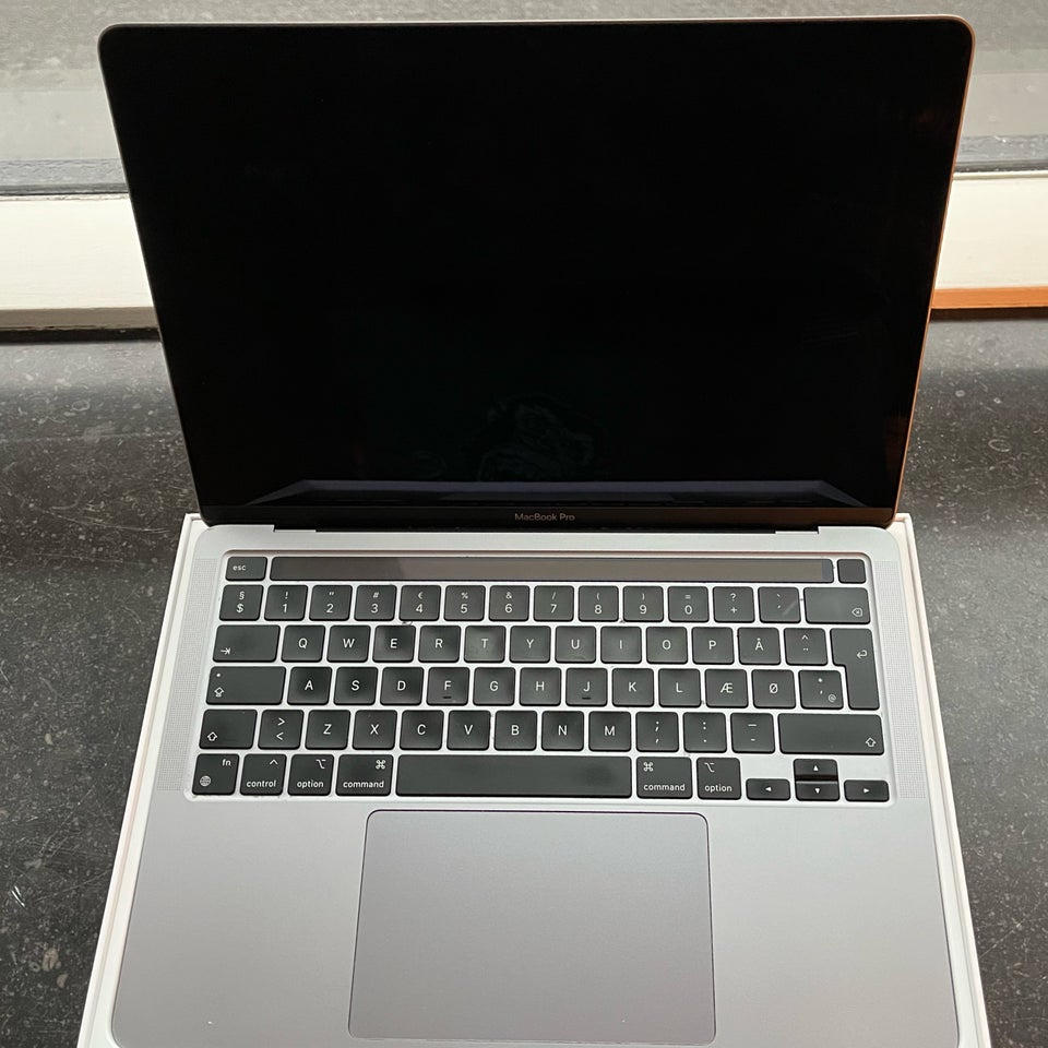 MacBook Pro, "13 (2021), M1 GHz