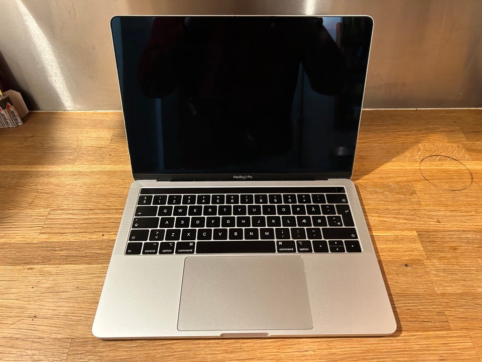 MacBook Pro, 2018 med Touch Bar, 2,3