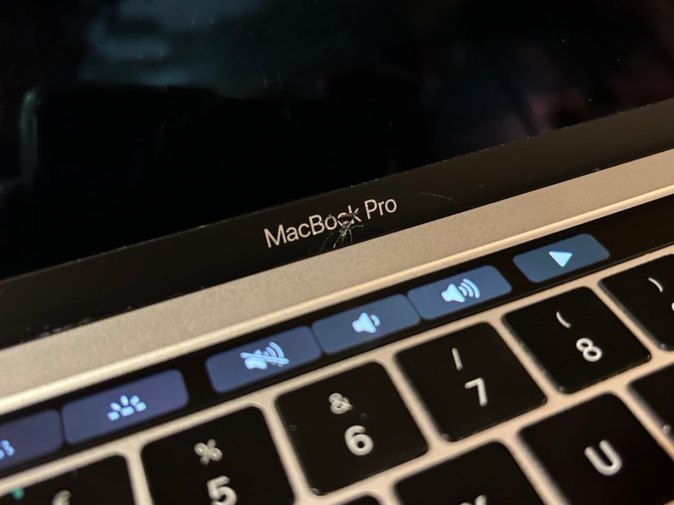 MacBook Pro, 2018 med Touch Bar, 2,3