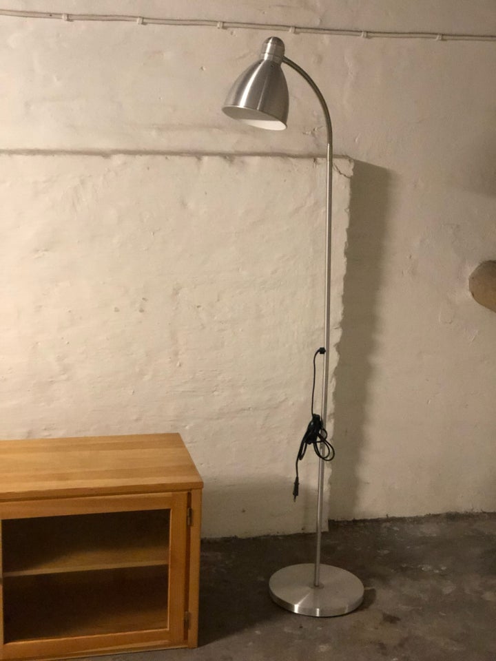 Gulvlampe, Ikea