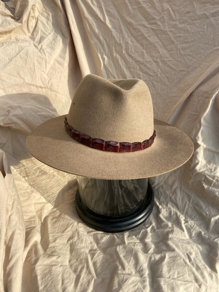 Hat, Akubra, str. 61