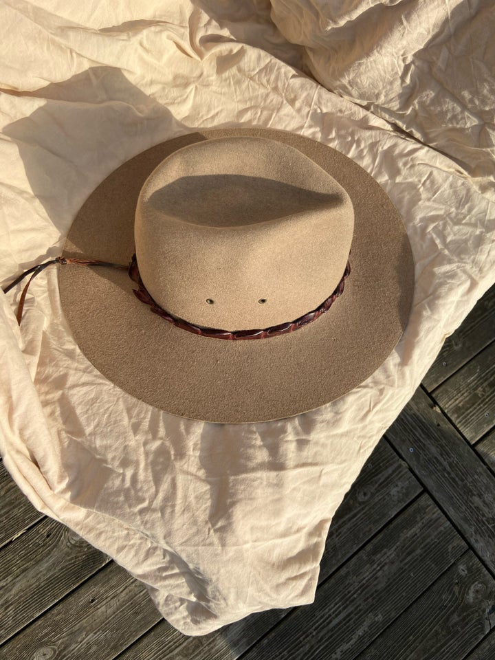 Hat, Akubra, str. 61