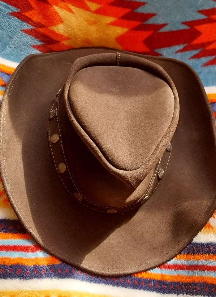 Hat, Minnetonka, str. L