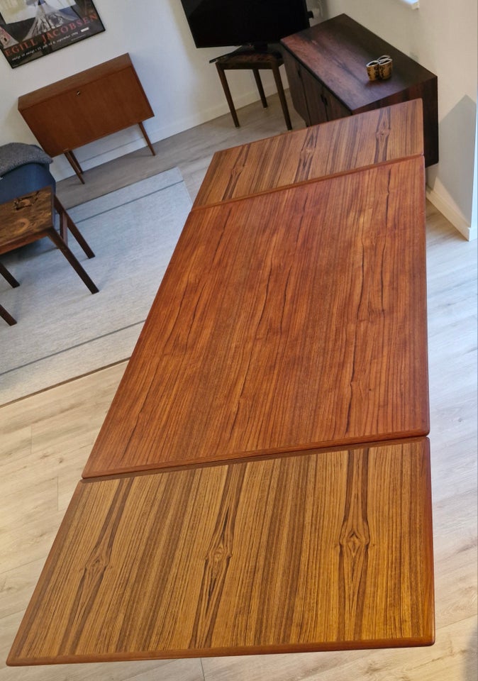 Anden arkitekt, Spisebord teak ,