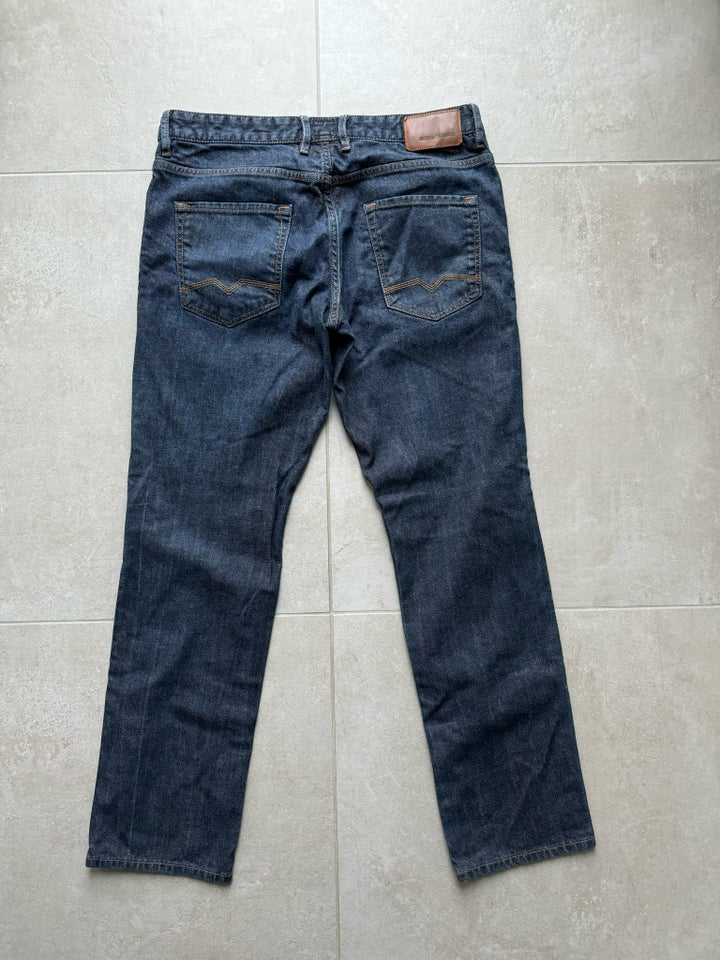 Jeans, Hugo Boss, str. 35