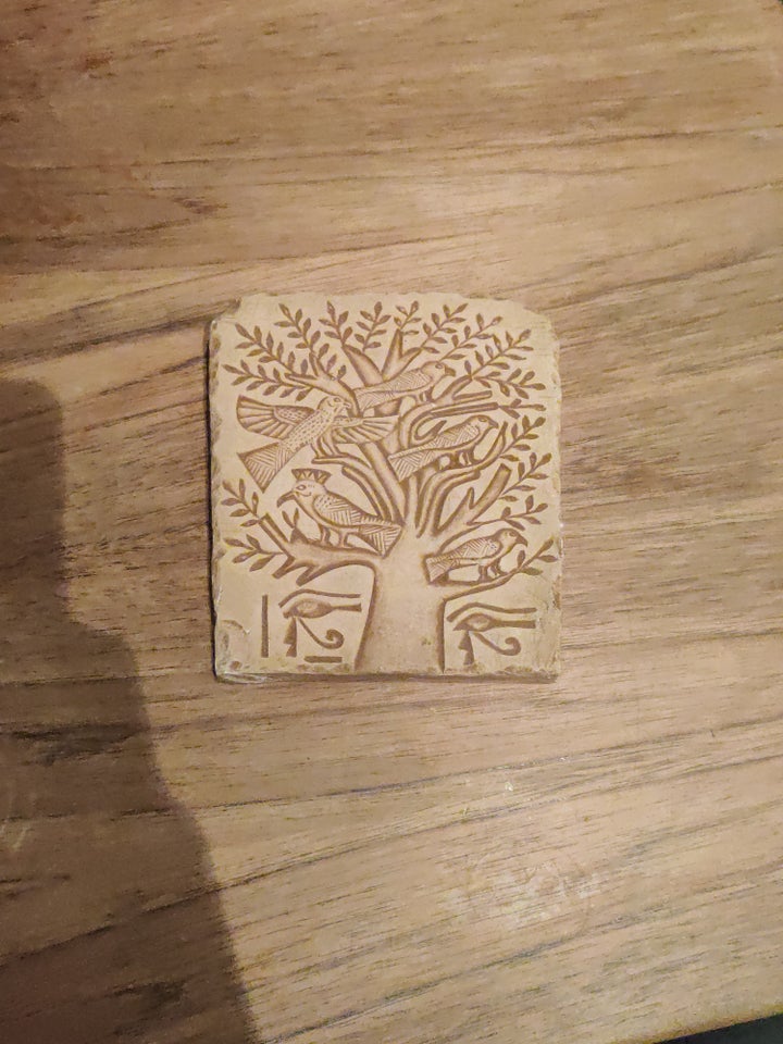 Relief, motiv: Tree of life